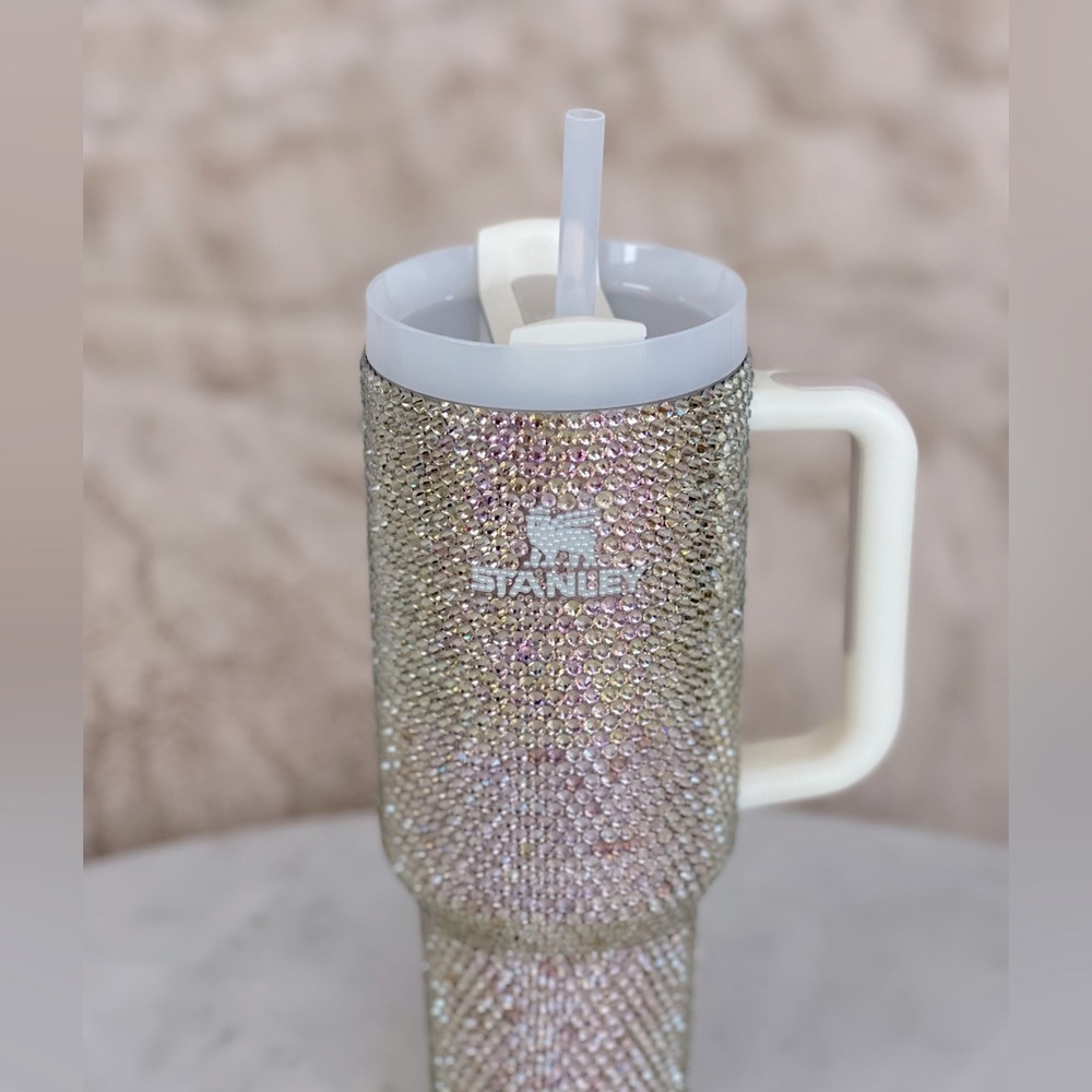 Stanley 40oz Quencher H2.O Flowstate Tumbler - Picture 1 of 15